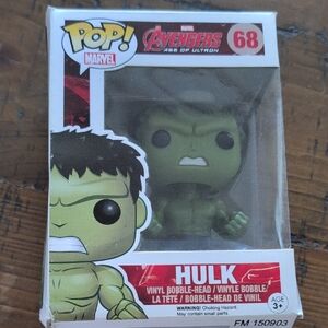 Funko Pop Marvel Hulk Green Bobble-Head